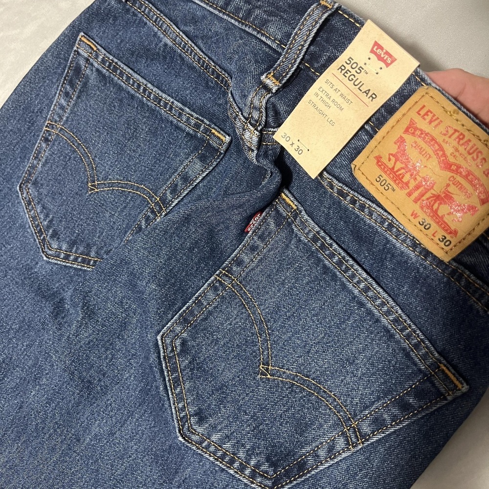 Levis 505 Jeans Mens 30x30 Blue Medium Wash Regular Fit Straight Leg Denim - Picture 2 of 8